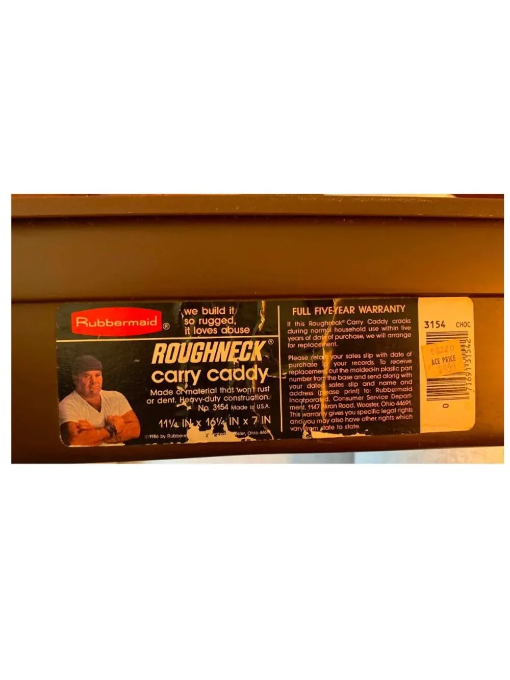 Rubbermaid measures approx